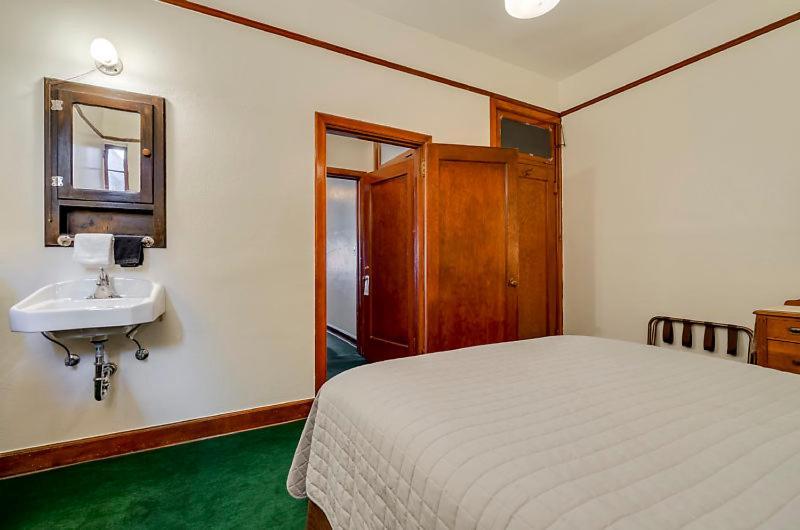 Ryan Hotel Wallace Εξωτερικό φωτογραφία