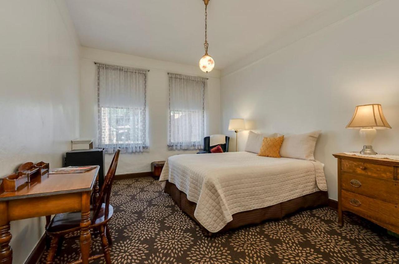 Ryan Hotel Wallace Εξωτερικό φωτογραφία