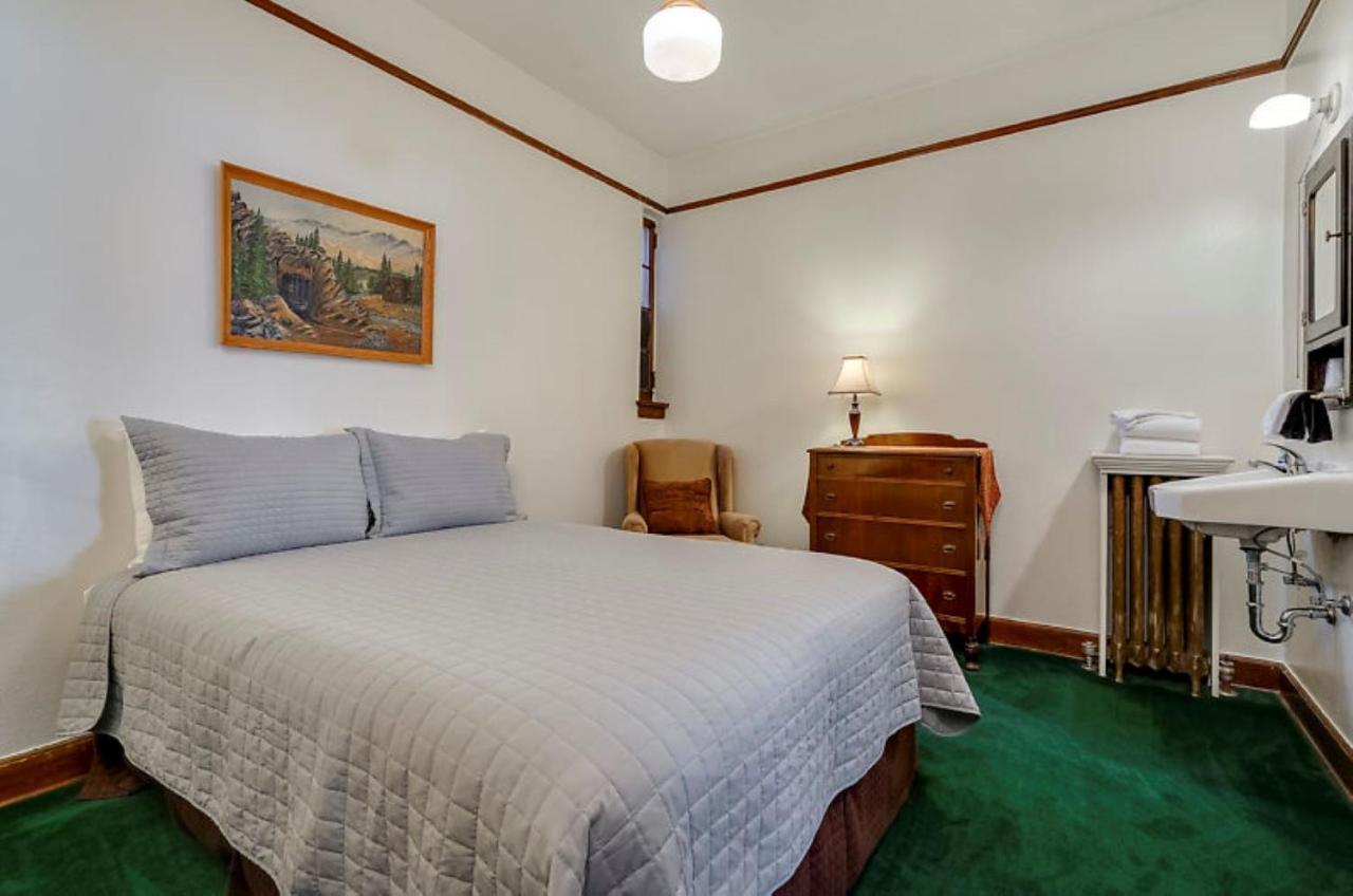 Ryan Hotel Wallace Εξωτερικό φωτογραφία
